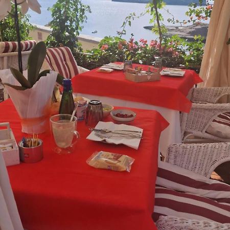 Hotel Villa Iulia Вентотене Екстериор снимка