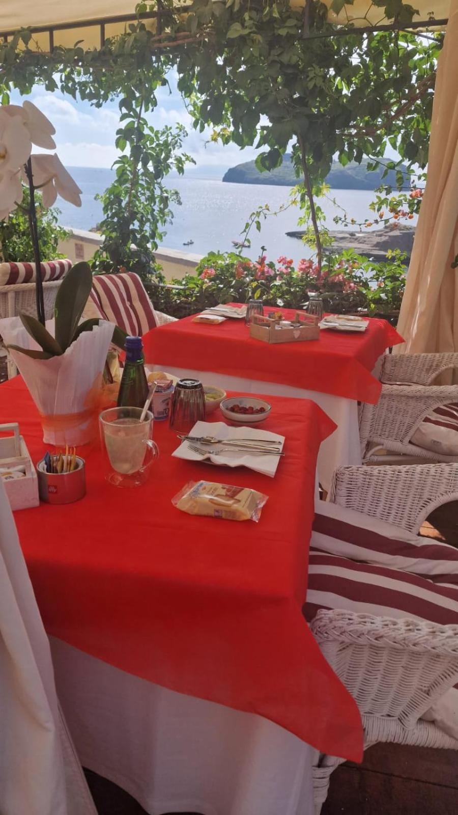 Hotel Villa Iulia Вентотене Екстериор снимка