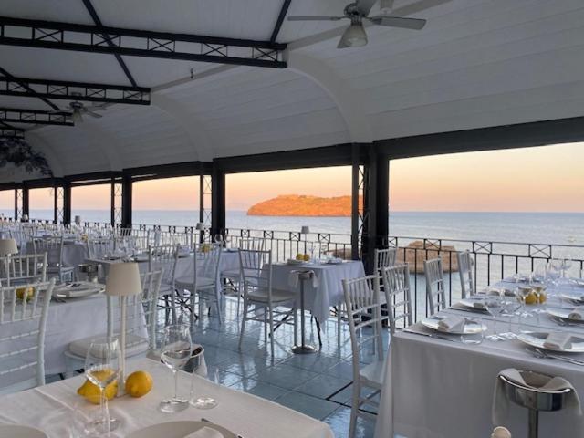 Hotel Villa Iulia Вентотене Екстериор снимка